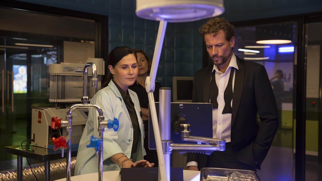 Still from Aurum Potestas Est