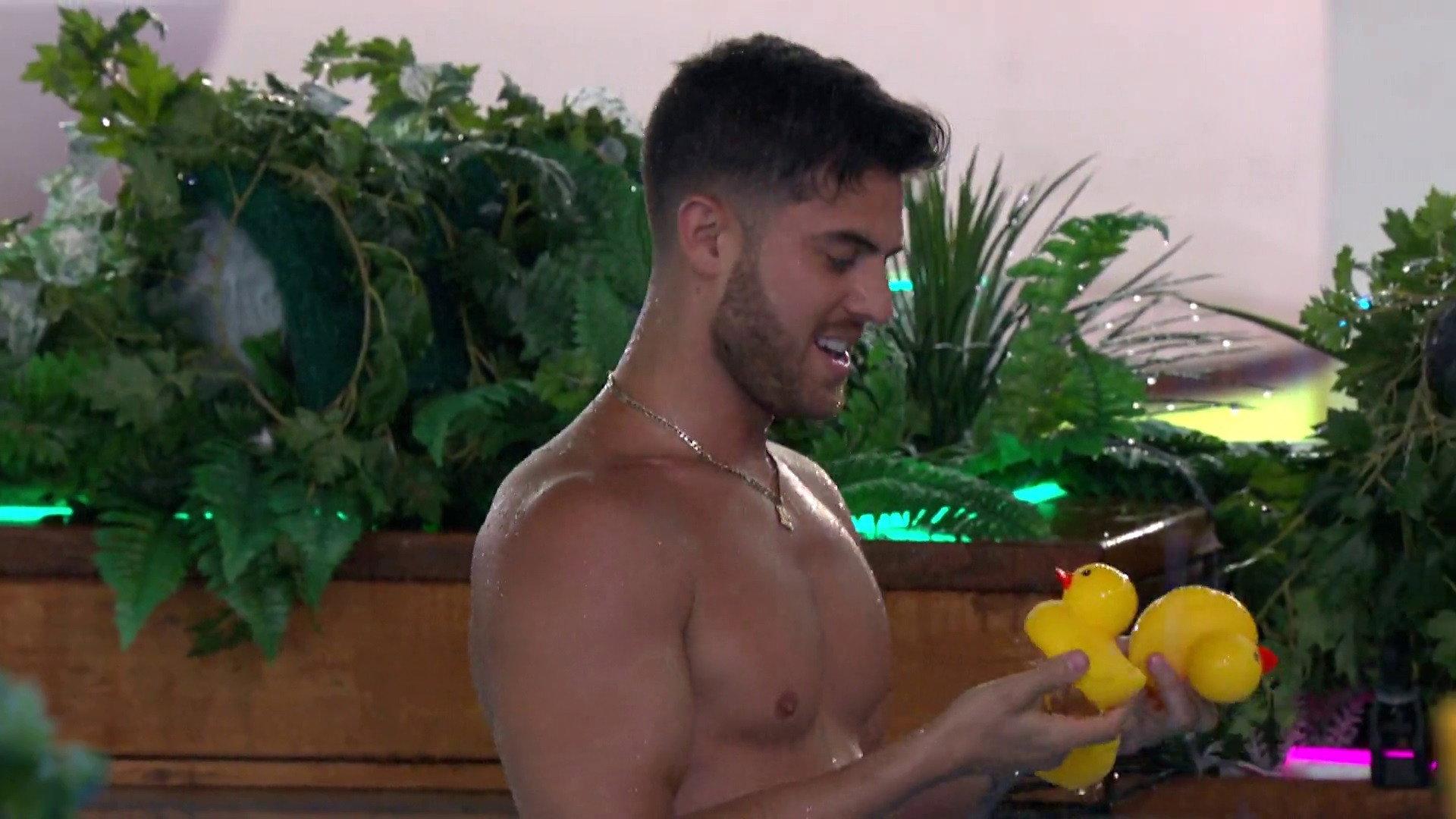 Still from Love Island: The Drop - 8/7