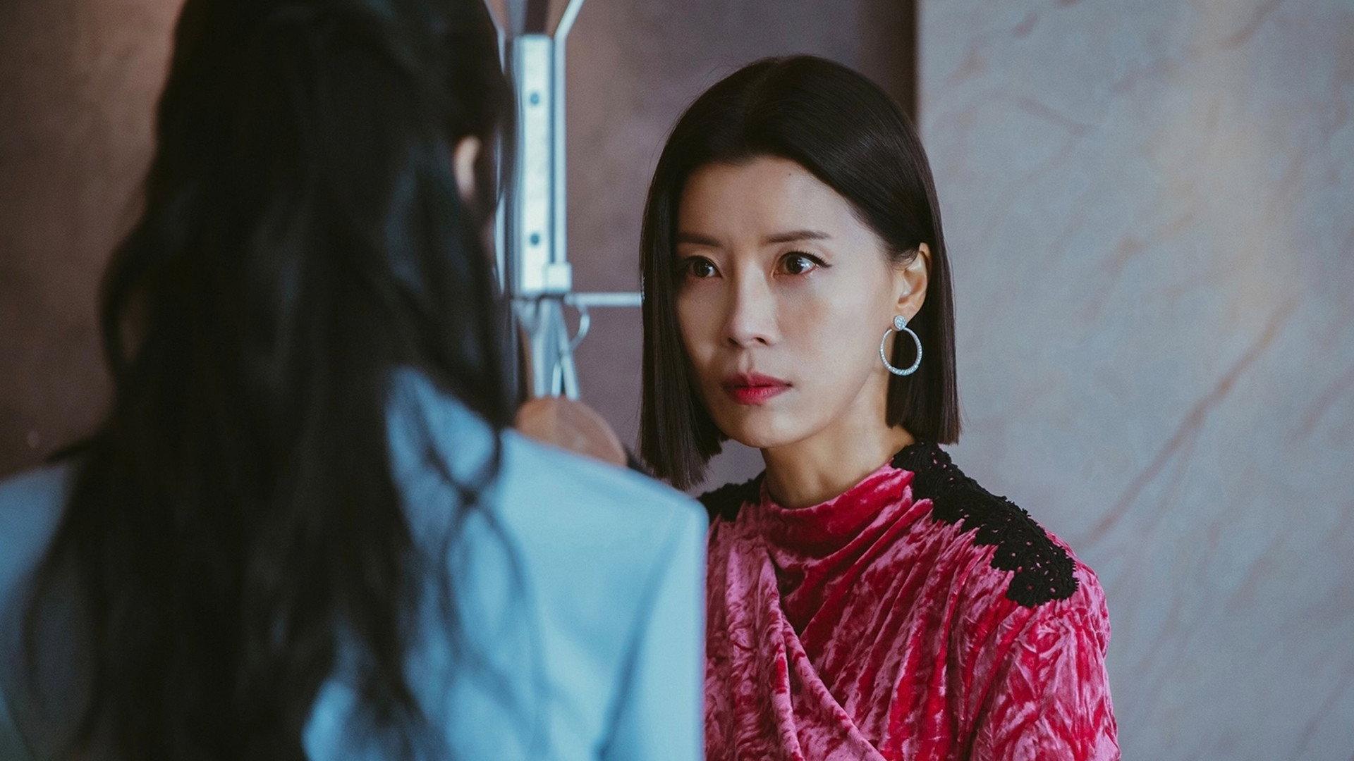 Still from Ra-el Gets Close to Youn-kyum