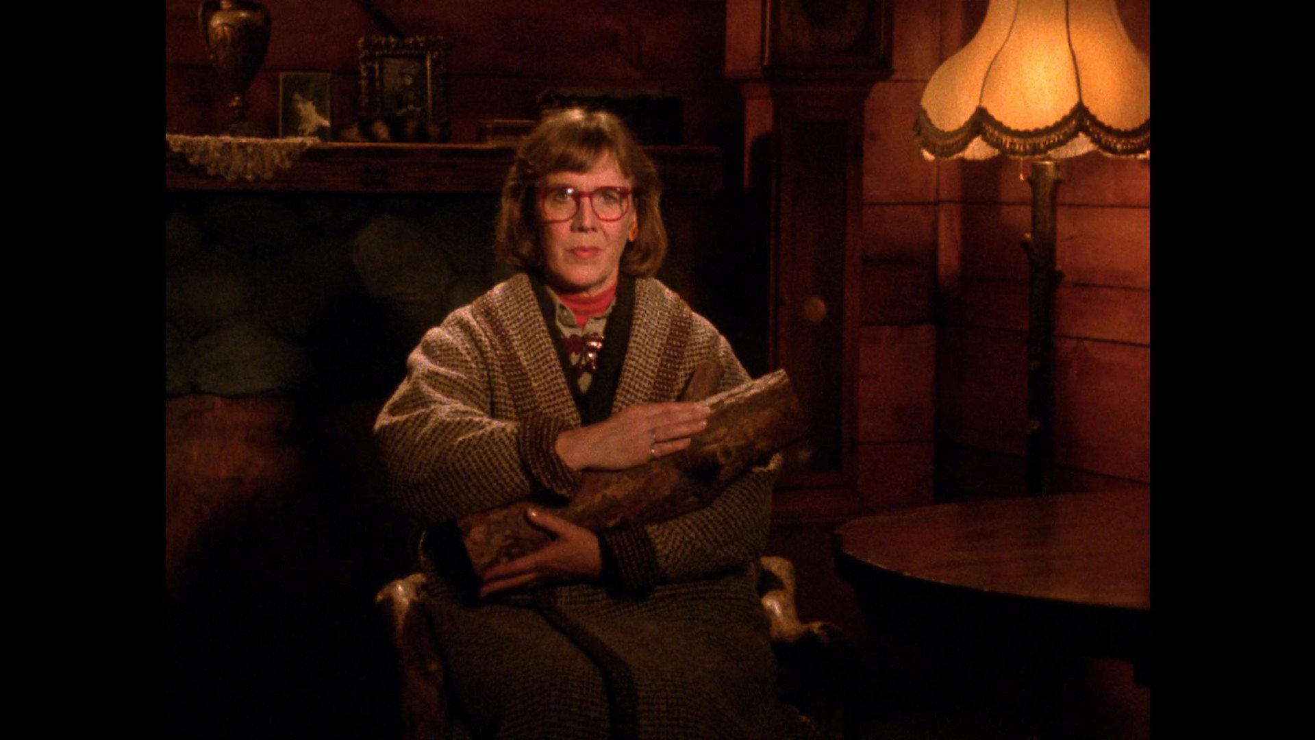 Still from Log Lady Introduction - S02E22