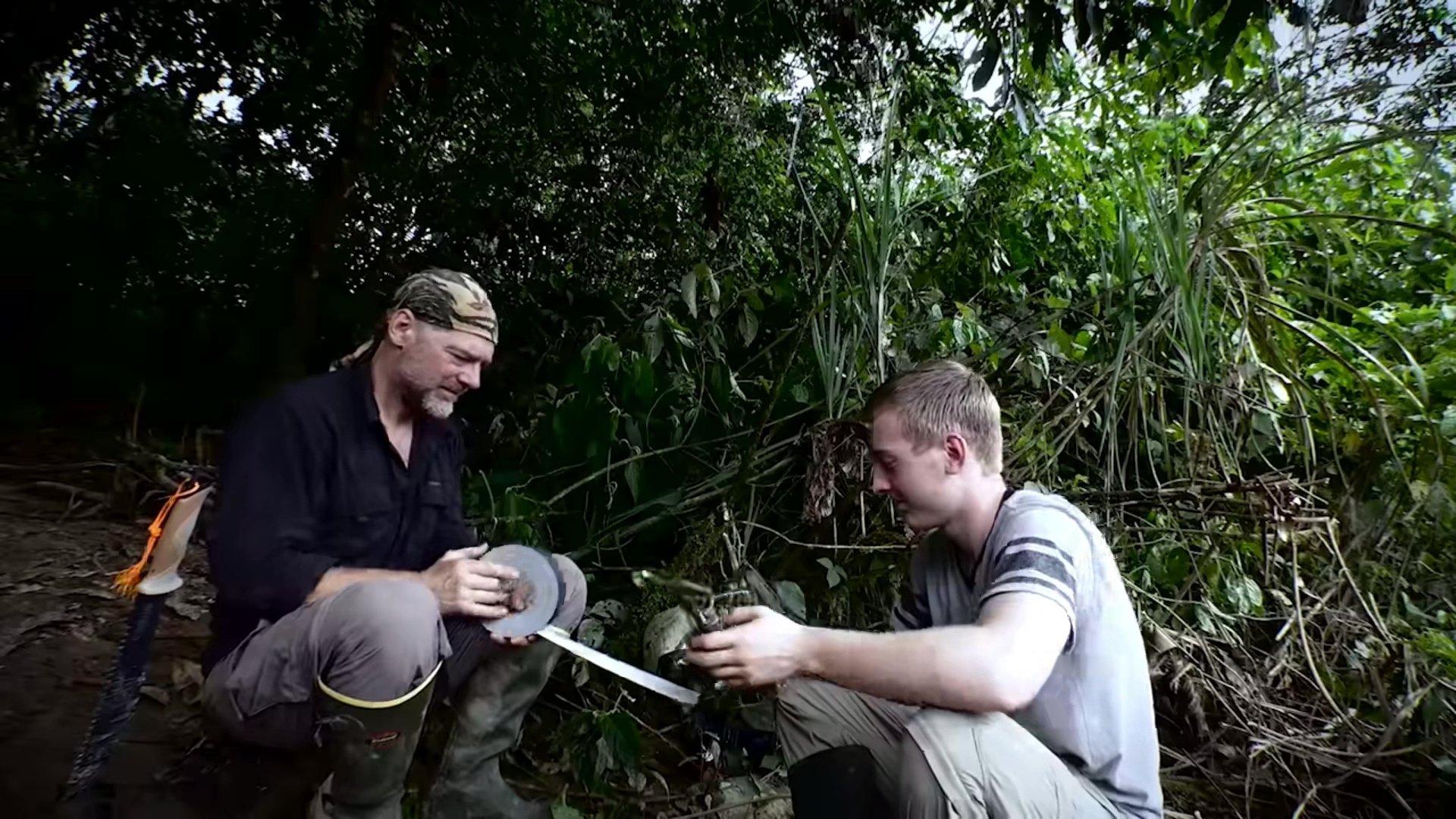 Still from Survivorman and Son : Ecuador