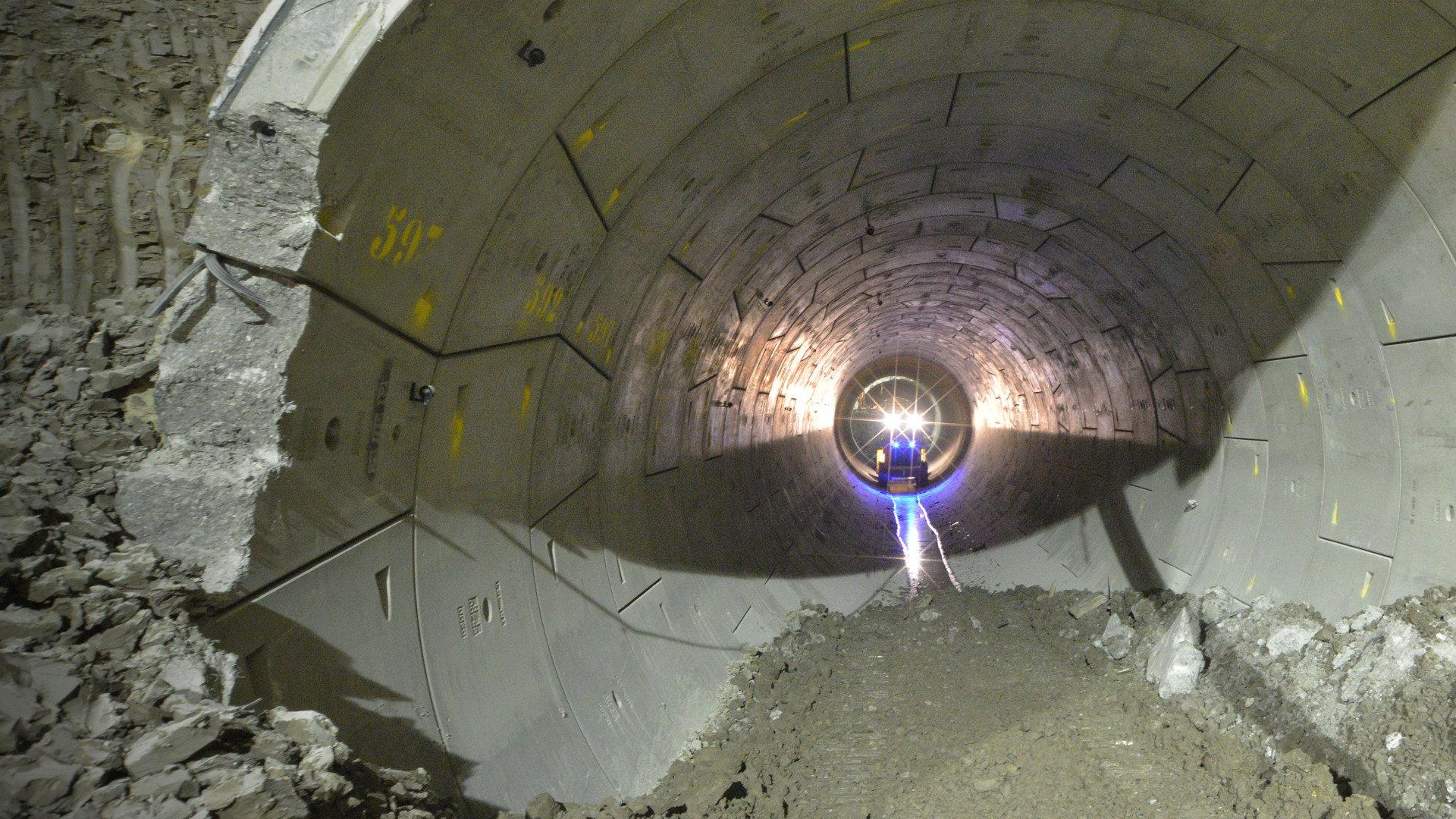 Still from Super Tunnel