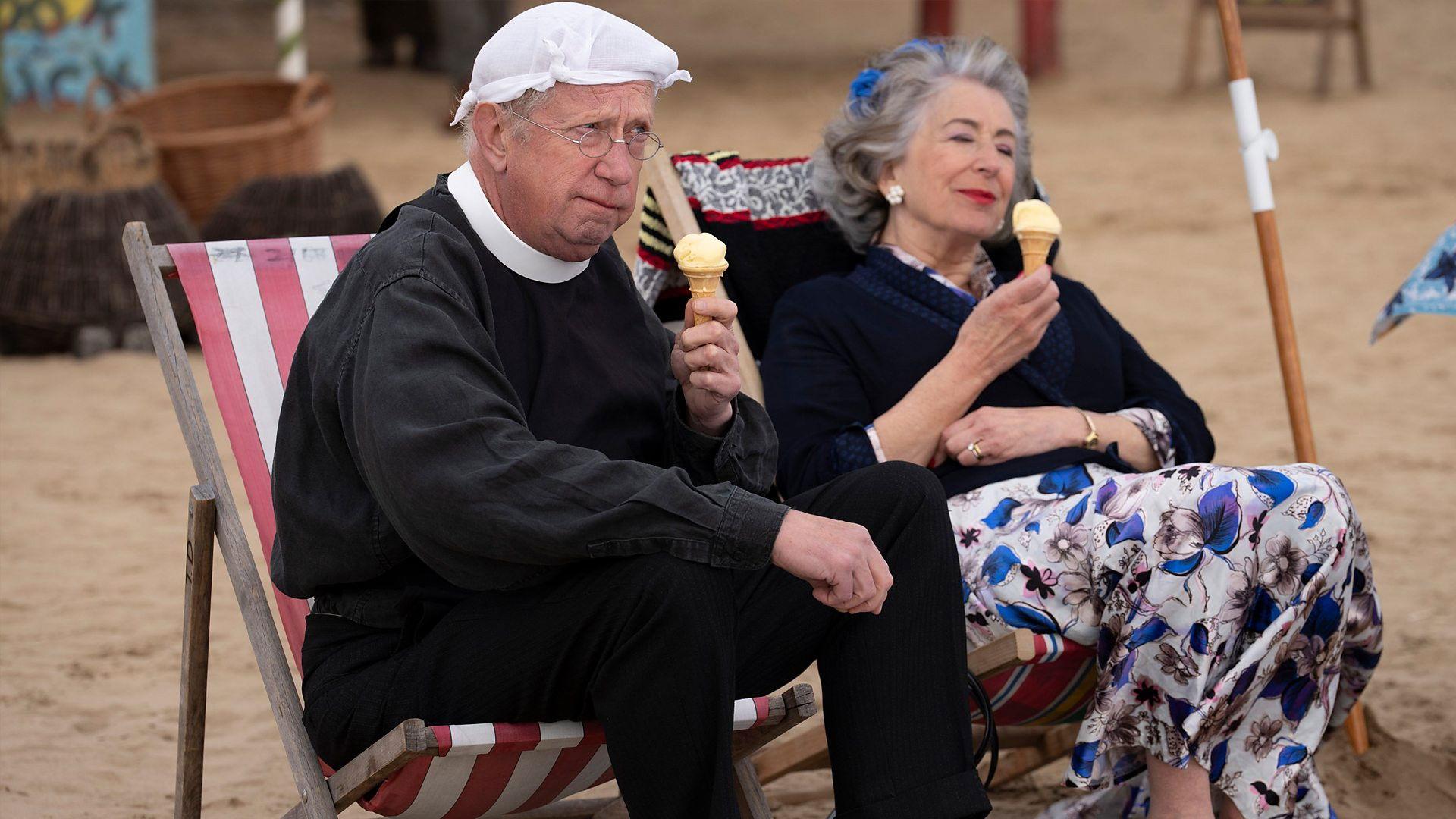 Still from The Palace by the Sea