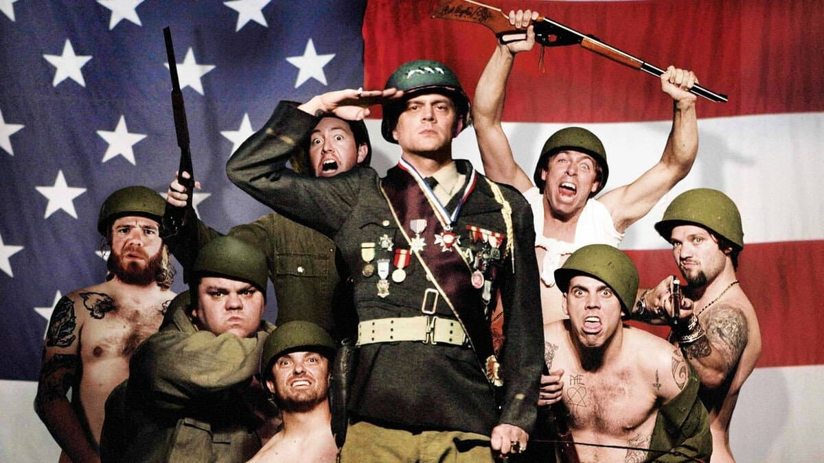 Still from 2.5: The Extras