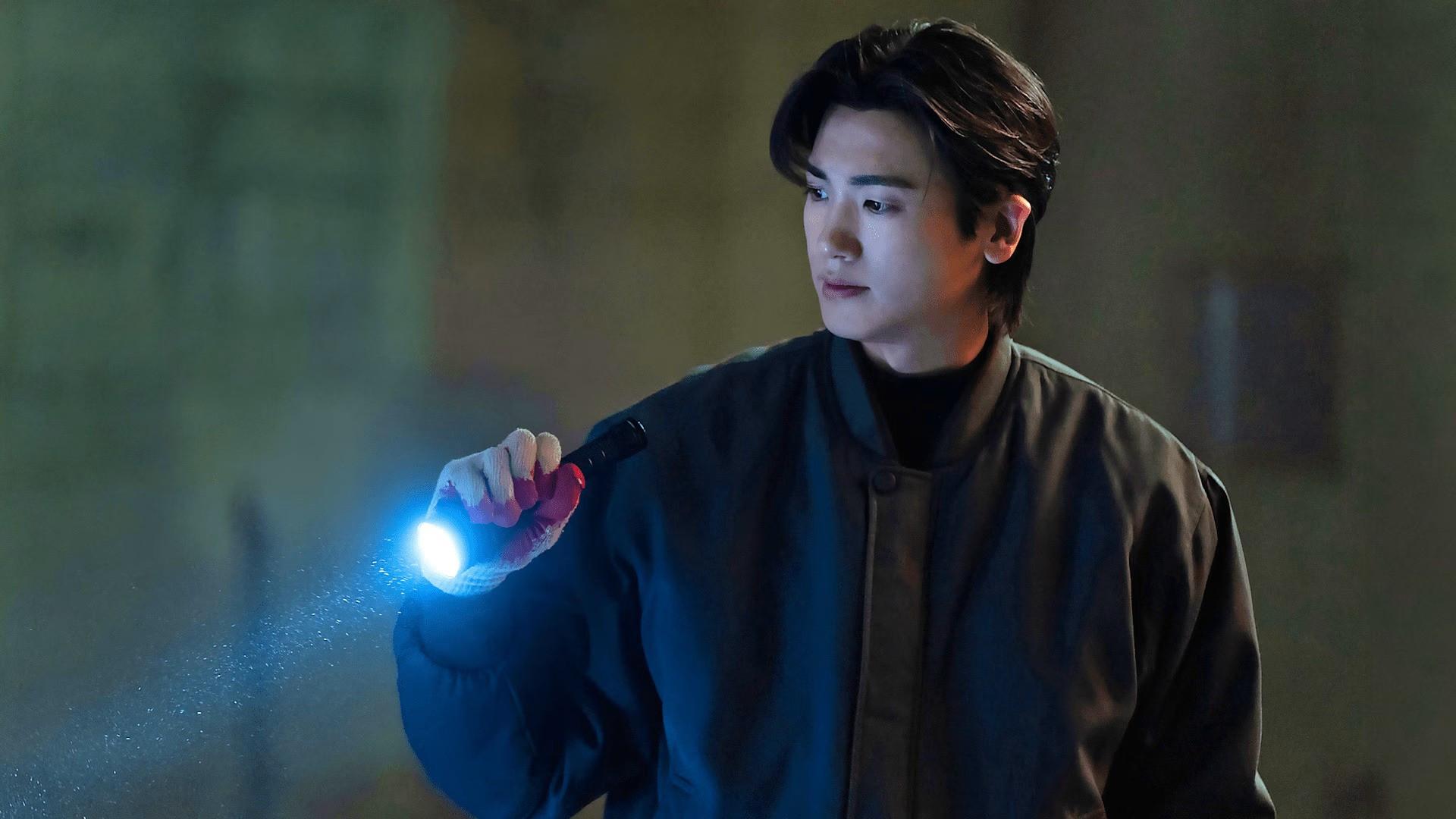 Still from I'm Still Alive, Keep Shooting