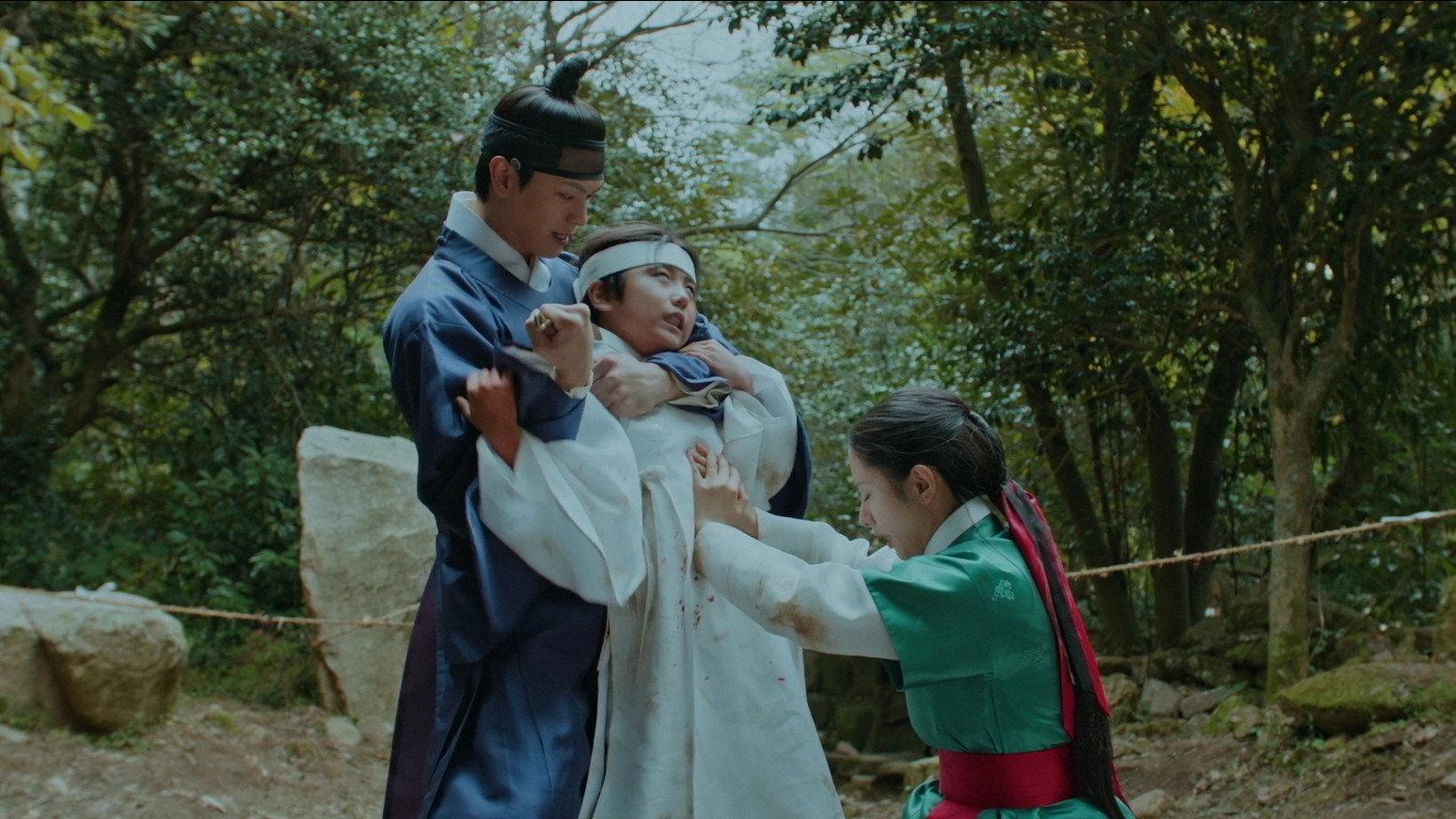 Still from The Eight-Foot-Tall Ghost