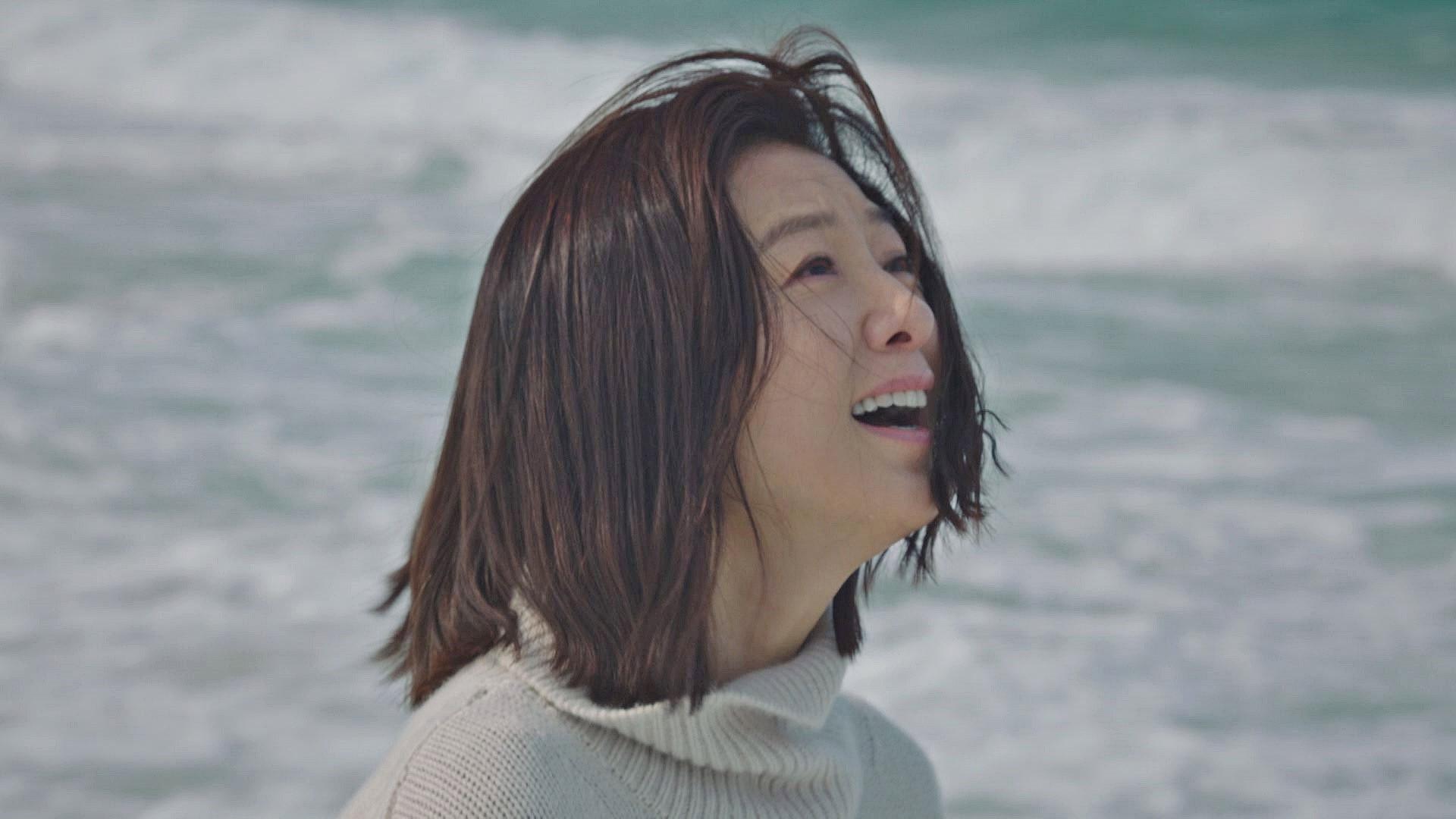 Still from Sun Woo Leaves Gosan