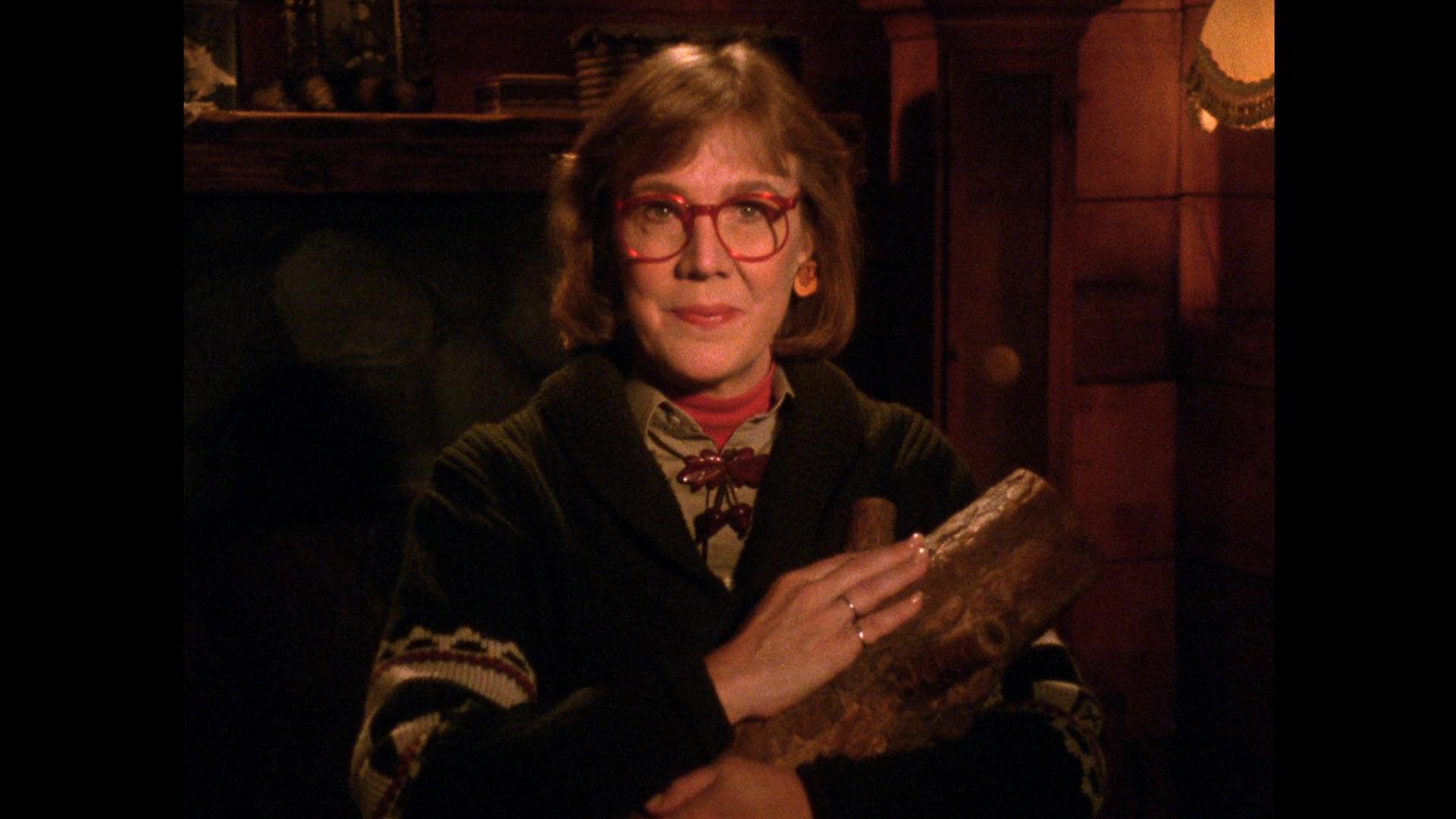 Still from Log Lady Introduction - S02E14
