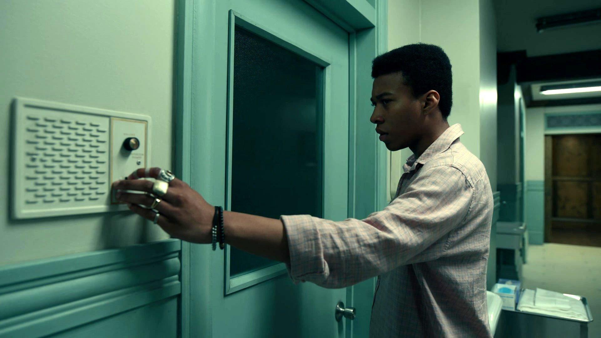 Still from Gimme a Kiss