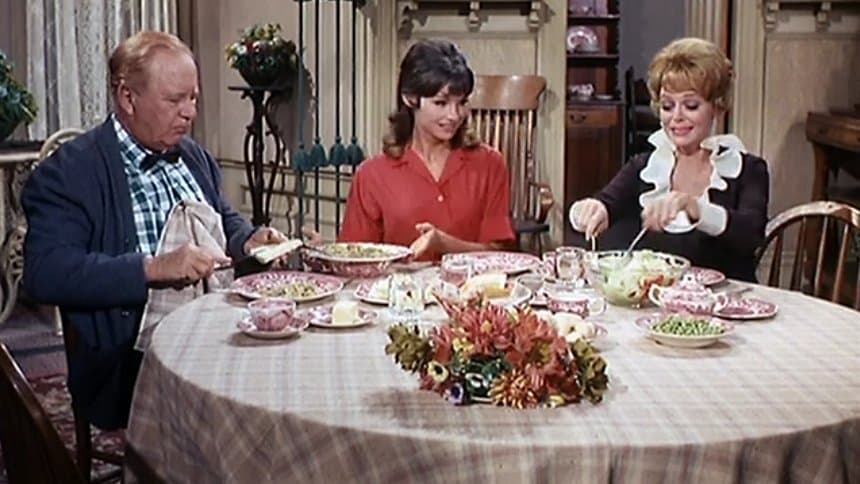 Still from The Sneaky Ways of a Woman Who is Both Beautiful and Smart