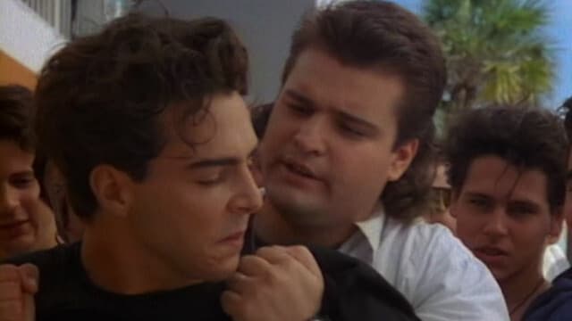 Still from Awomp-Bomp-Aloobomb, Aloop Bamboom