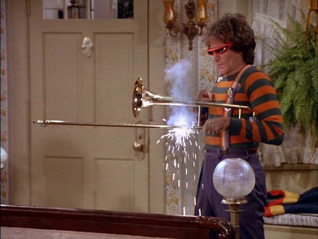Still from Mork Goes Public