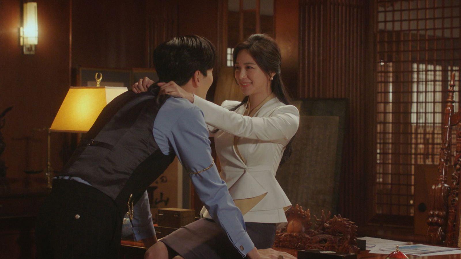 Still from The Empress Dowager Underestimates Ms. Min