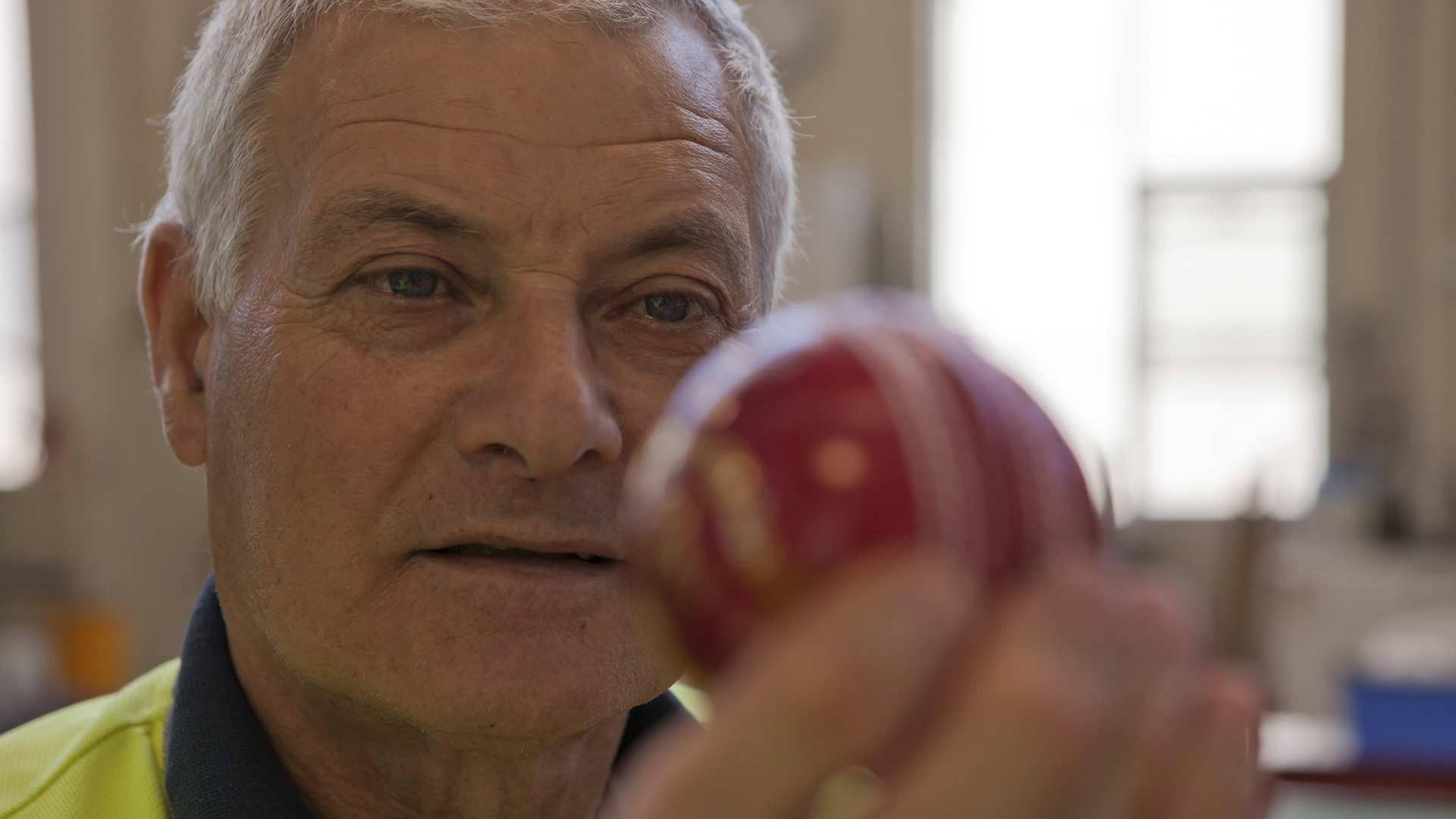Still from Toilet Paper, Absinthe, Cricket Balls