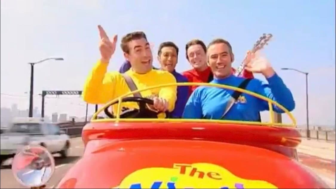 Still from Hola Todos!