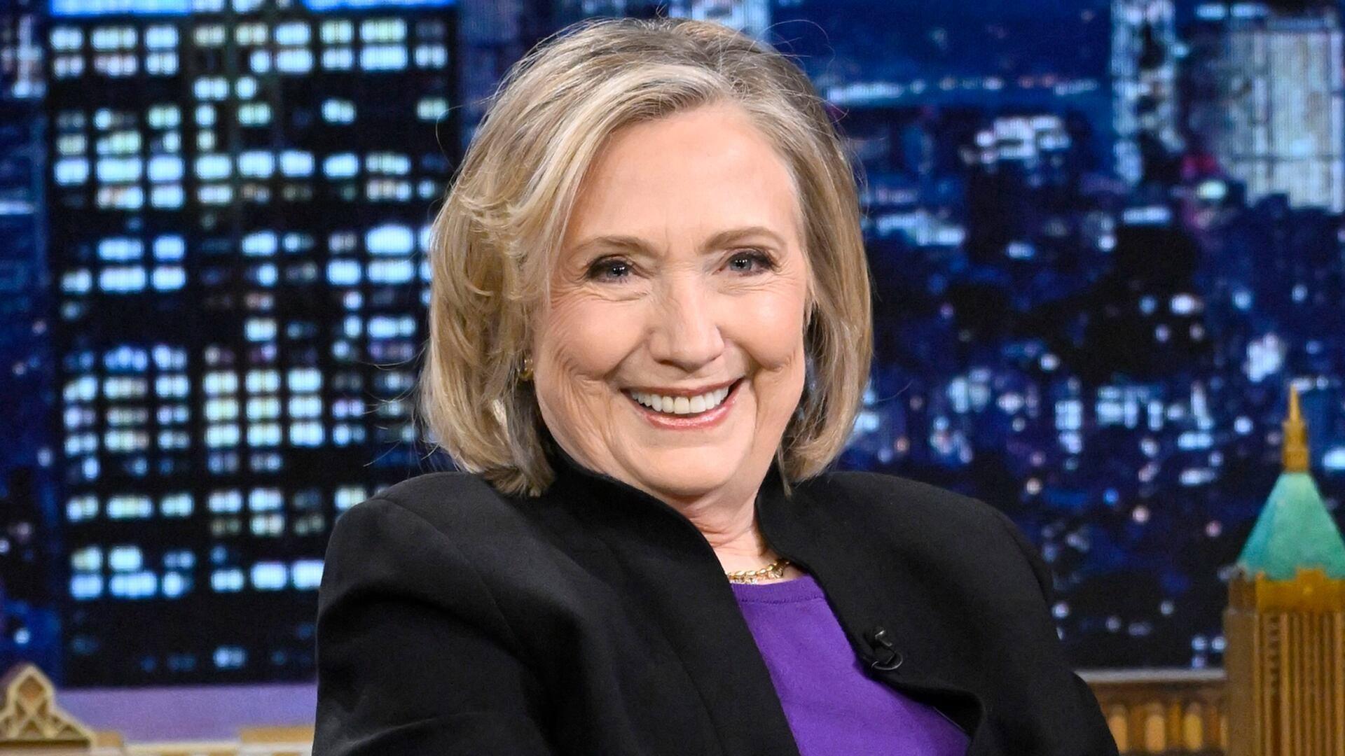 Still from Hillary Rodham Clinton, Jonathan Groff, Sasha Alex Sloan