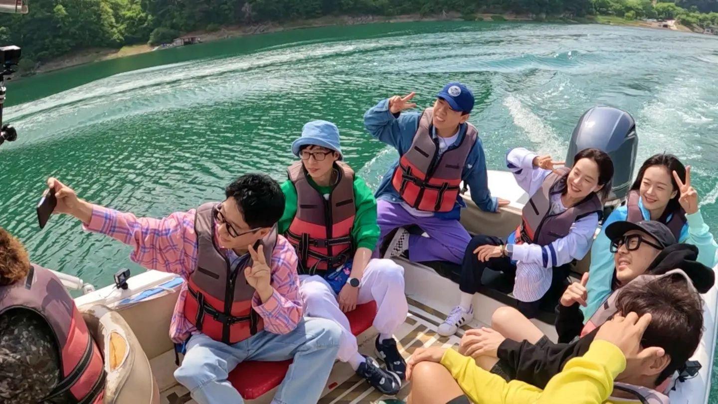 Still from Ji-hyo's Detox Tour
