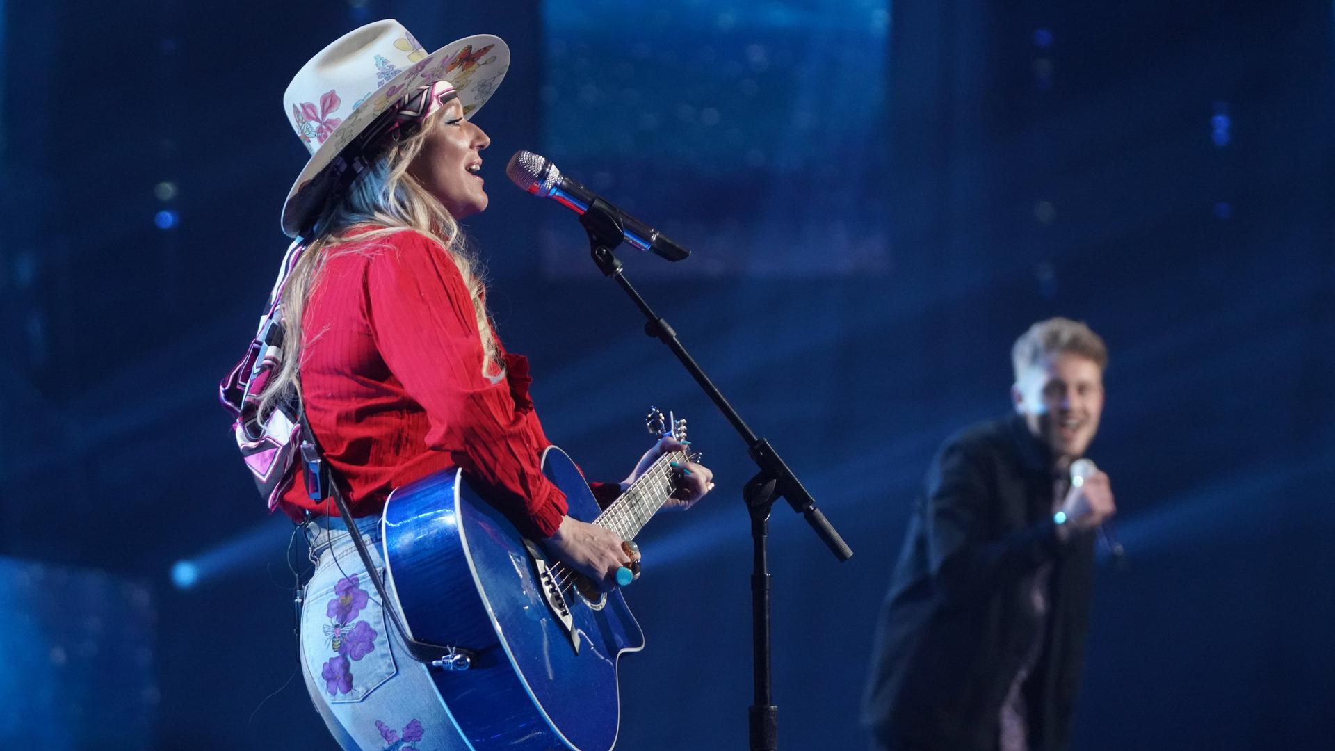 Still from 411 (All Star Duets and Solos)