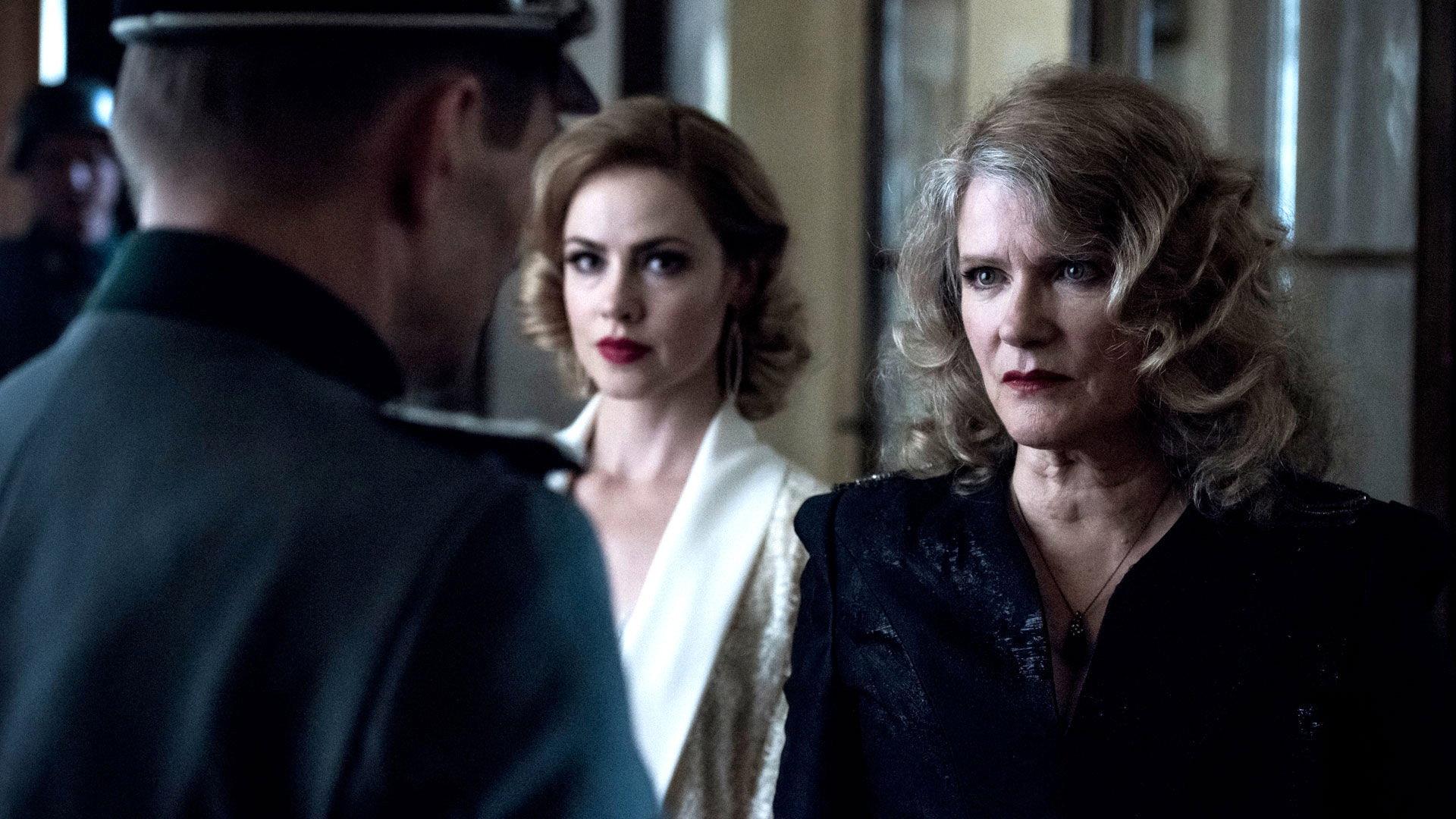 Still from Die Glocke
